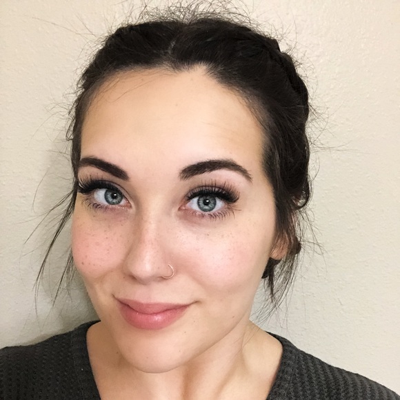 Meet your Posher, Jennifer - Picture 1 of 1